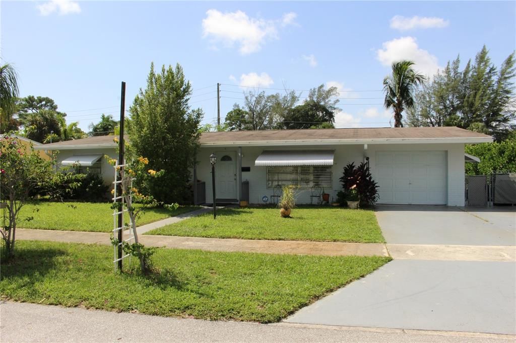 For Sale: $559,000 (3 beds, 2 baths, 1372 Square Feet)