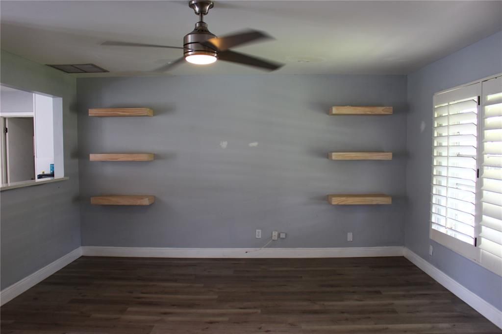 For Sale: $559,000 (3 beds, 2 baths, 1372 Square Feet)