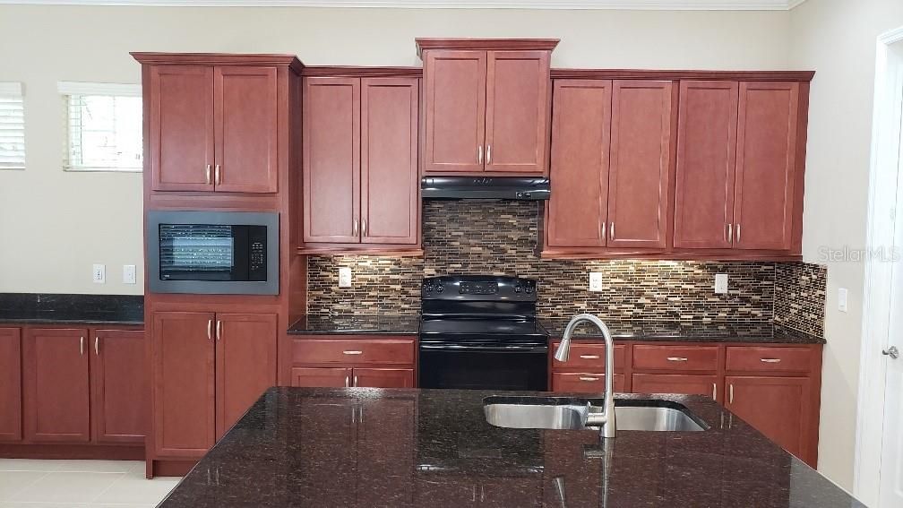 En Renta: $3,025 (3 camas, 2 baños, 2179 Pies cuadrados)