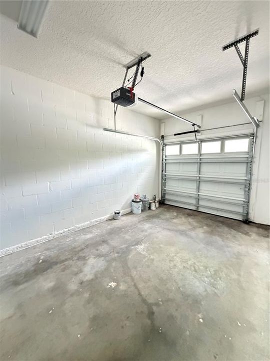 For Rent: $2,490 (3 beds, 2 baths, 1994 Square Feet)