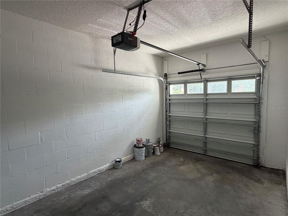 For Rent: $2,490 (3 beds, 2 baths, 1994 Square Feet)