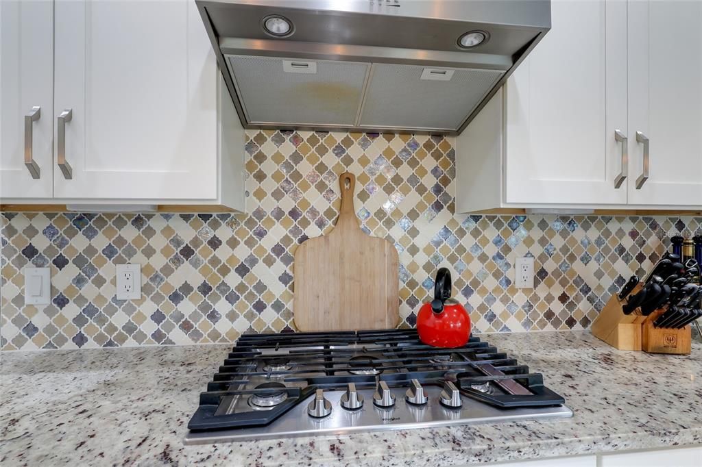 For Sale: $649,500 (3 beds, 2 baths, 2199 Square Feet)