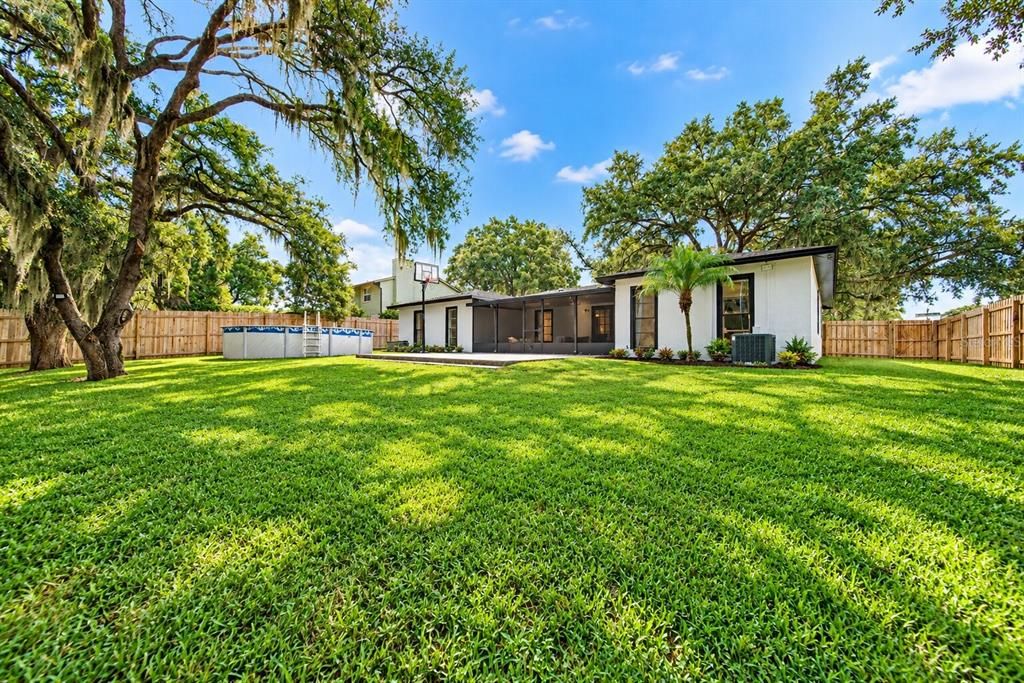 На продажу: $425,000 (5 спален, 2 ванн, 1843 Квадратных фут)