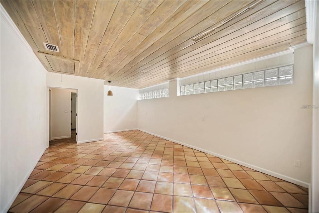 En Venta: $998,000 (3 camas, 2 baños, 1710 Pies cuadrados)
