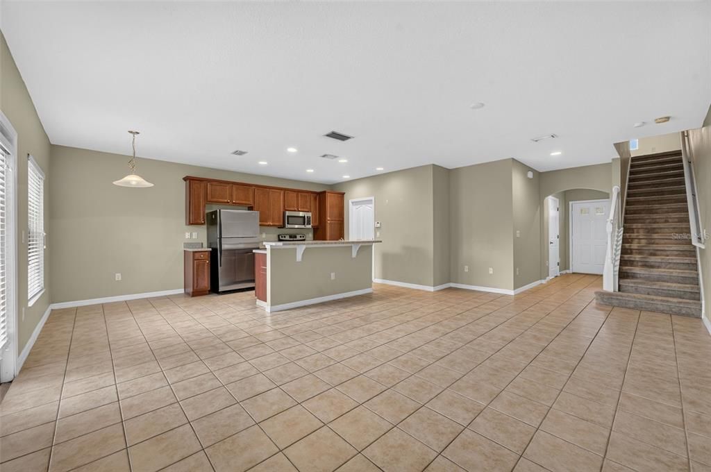 For Rent: $2,000 (3 beds, 2 baths, 1565 Square Feet)