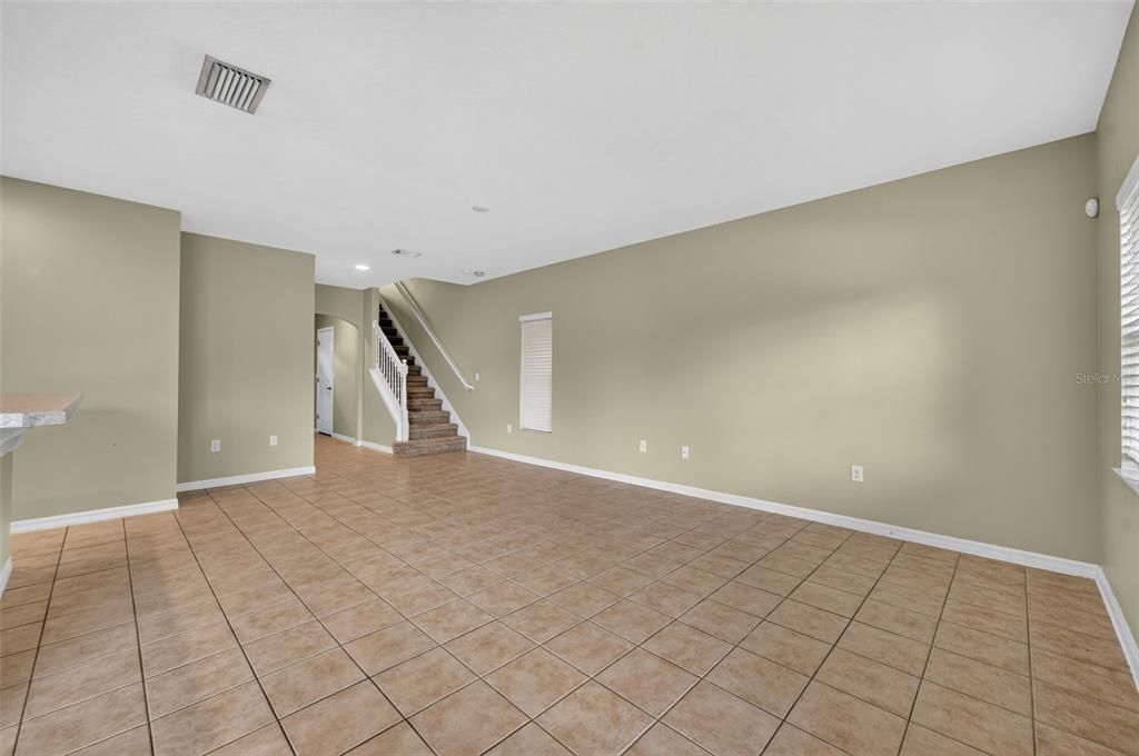 For Rent: $2,000 (3 beds, 2 baths, 1565 Square Feet)