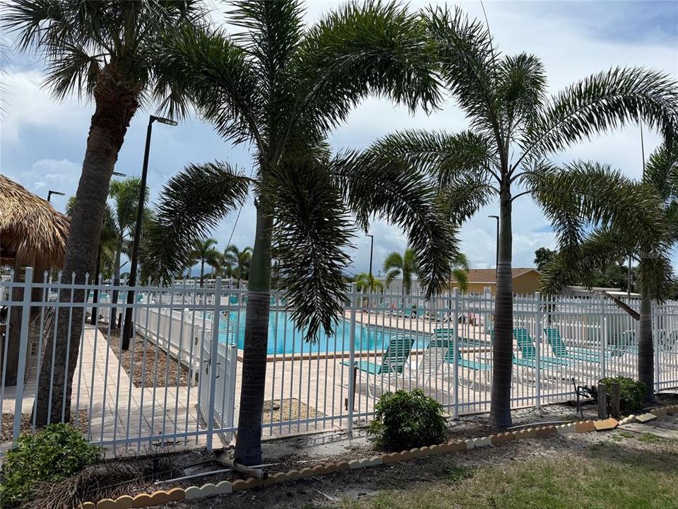 For Sale: $42,000 (1 beds, 1 baths, 450 Square Feet)