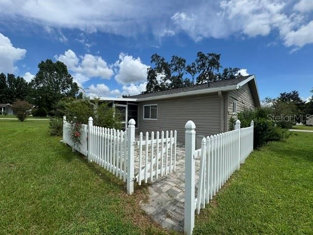 For Sale: $225,000 (3 beds, 2 baths, 1526 Square Feet)