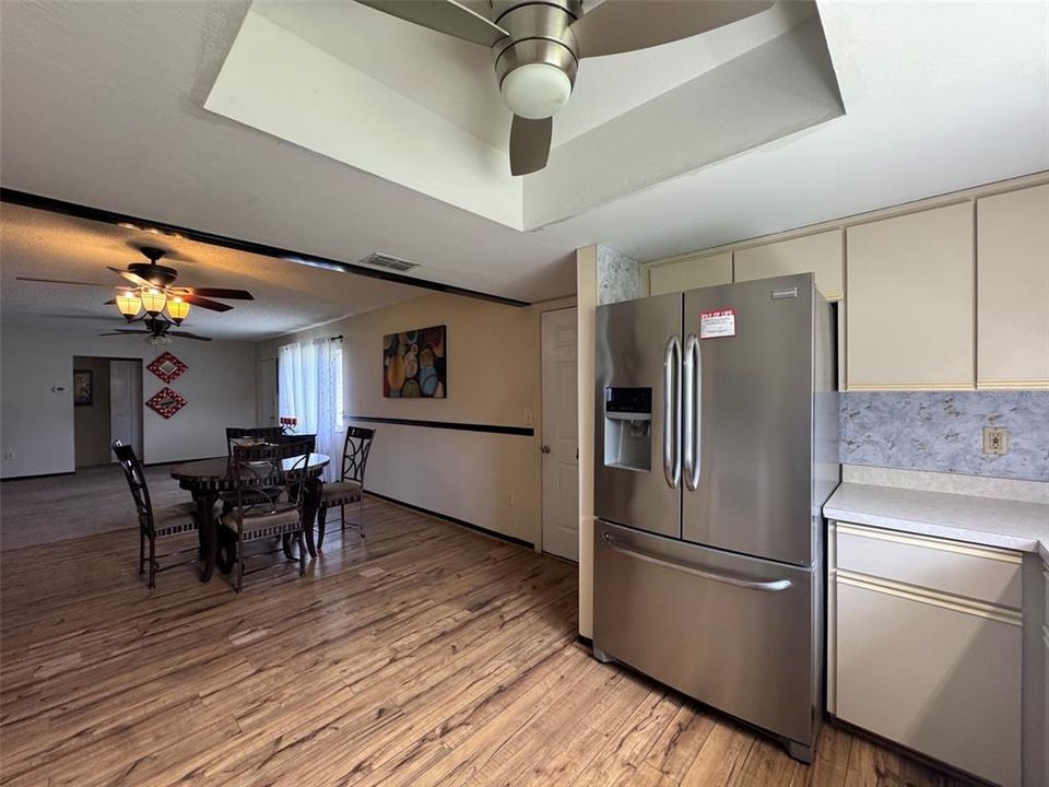 For Sale: $225,000 (3 beds, 2 baths, 1526 Square Feet)