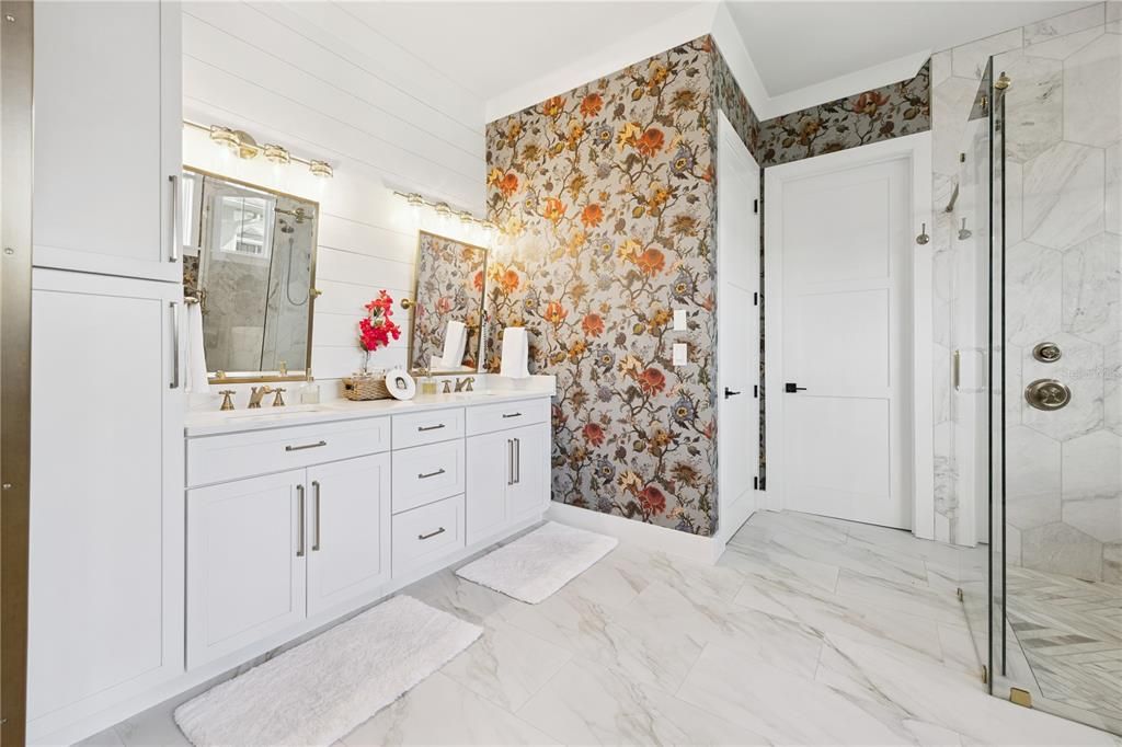 En Venta: $1,650,000 (5 camas, 4 baños, 3506 Pies cuadrados)