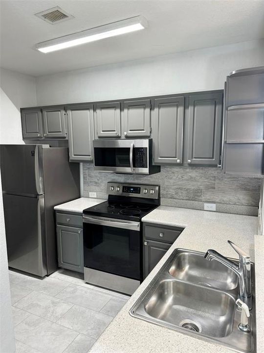 В аренду: $1,650 (2 спален, 2 ванн, 1009 Квадратных фут)