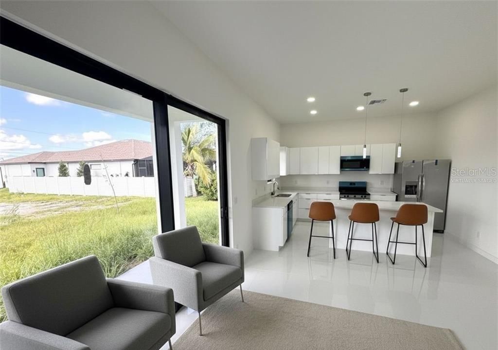 En Venta: $398,000 (4 camas, 3 baños, 1904 Pies cuadrados)