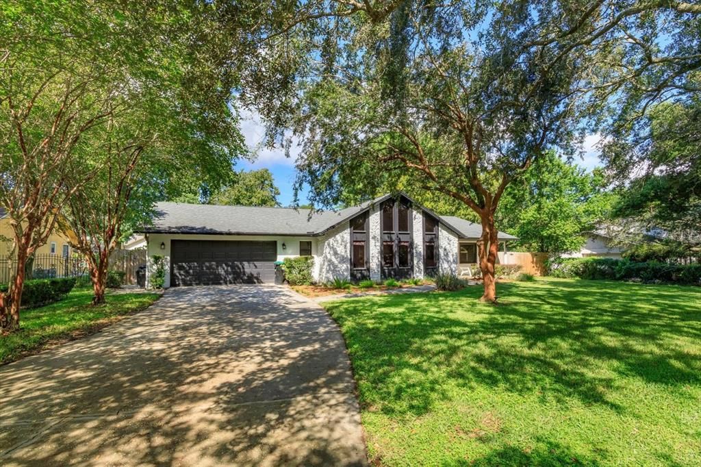 For Sale: $579,000 (3 beds, 2 baths, 1938 Square Feet)