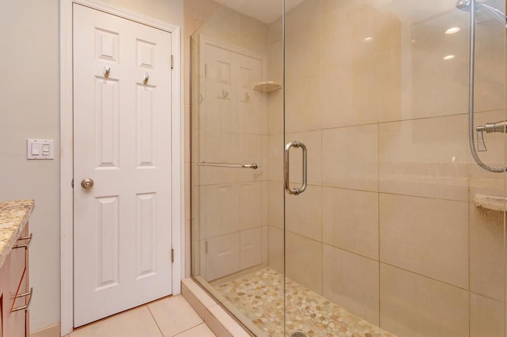 For Sale: $579,000 (3 beds, 2 baths, 1938 Square Feet)