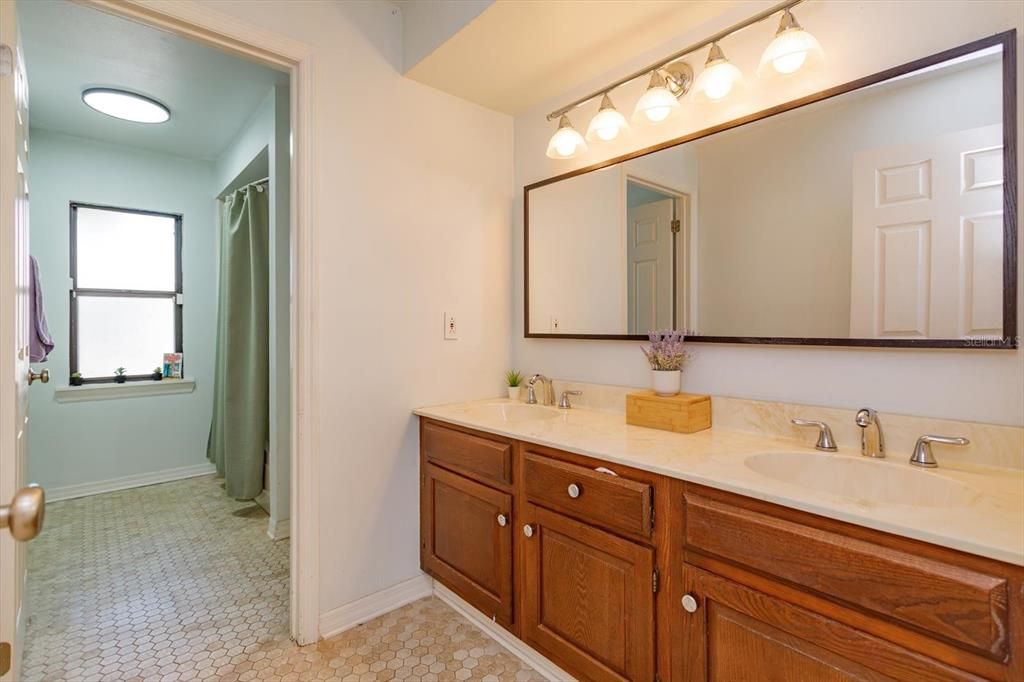 For Sale: $579,000 (3 beds, 2 baths, 1938 Square Feet)
