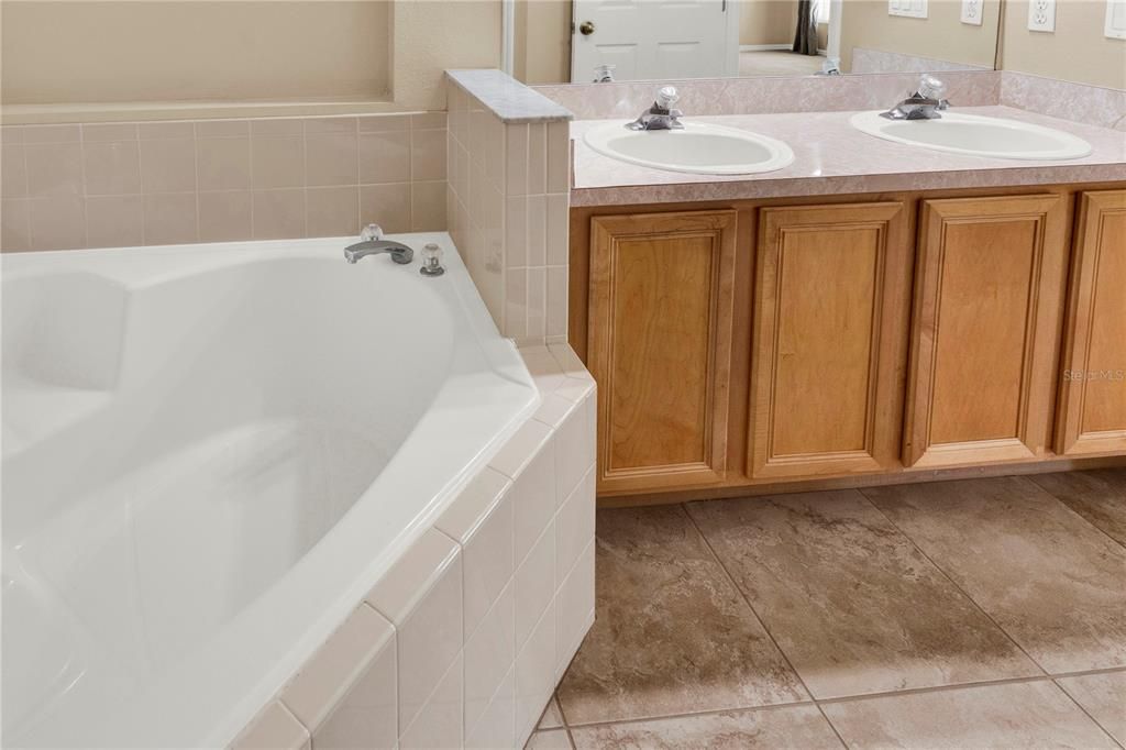 For Sale: $489,000 (4 beds, 2 baths, 2168 Square Feet)