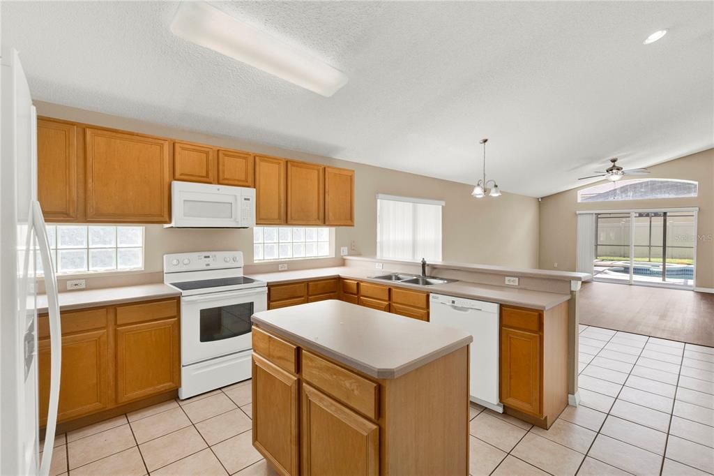 For Sale: $489,000 (4 beds, 2 baths, 2168 Square Feet)