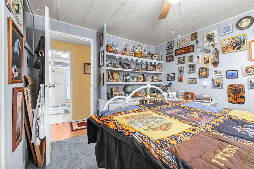 На продажу: $149,000 (2 спален, 2 ванн, 1104 Квадратных фут)