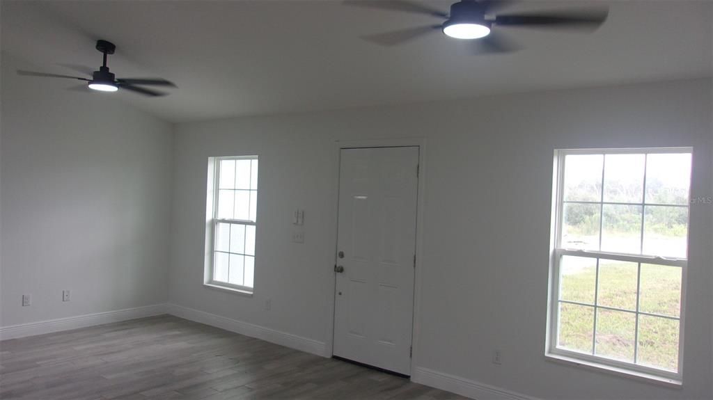 For Sale: $269,900 (3 beds, 2 baths, 1123 Square Feet)
