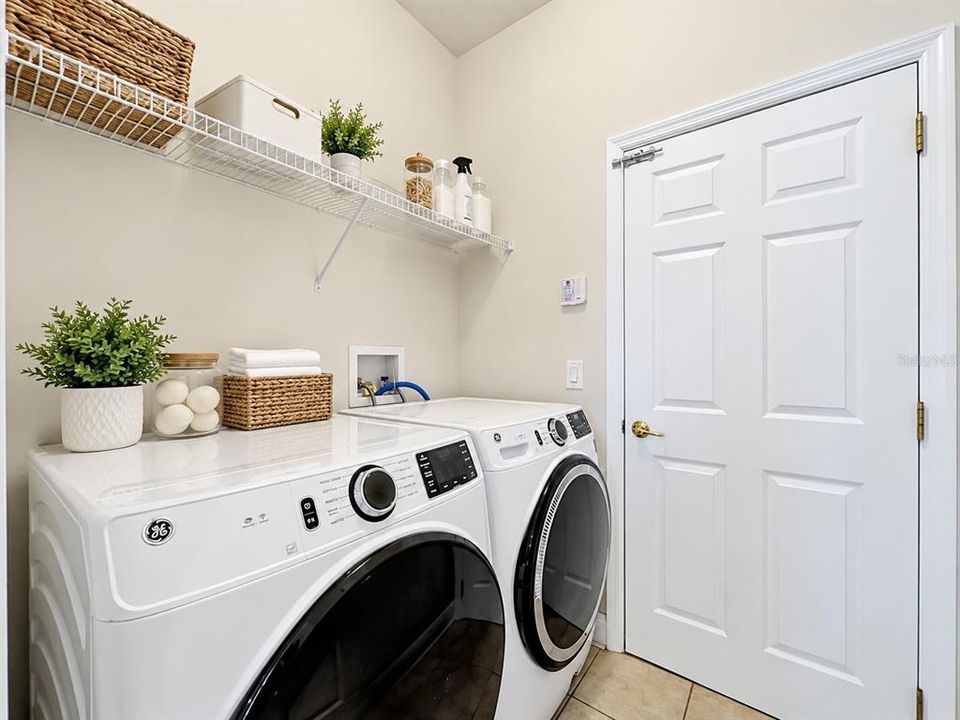 Activo con contrato: $675,000 (5 camas, 3 baños, 2761 Pies cuadrados)