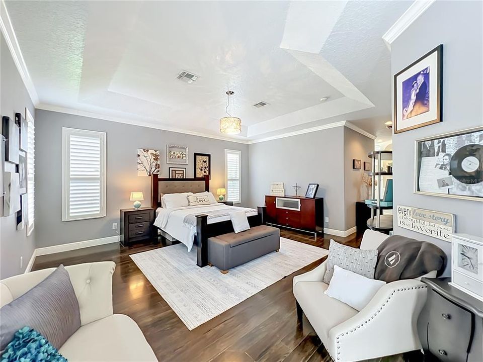 Activo con contrato: $675,000 (5 camas, 3 baños, 2761 Pies cuadrados)