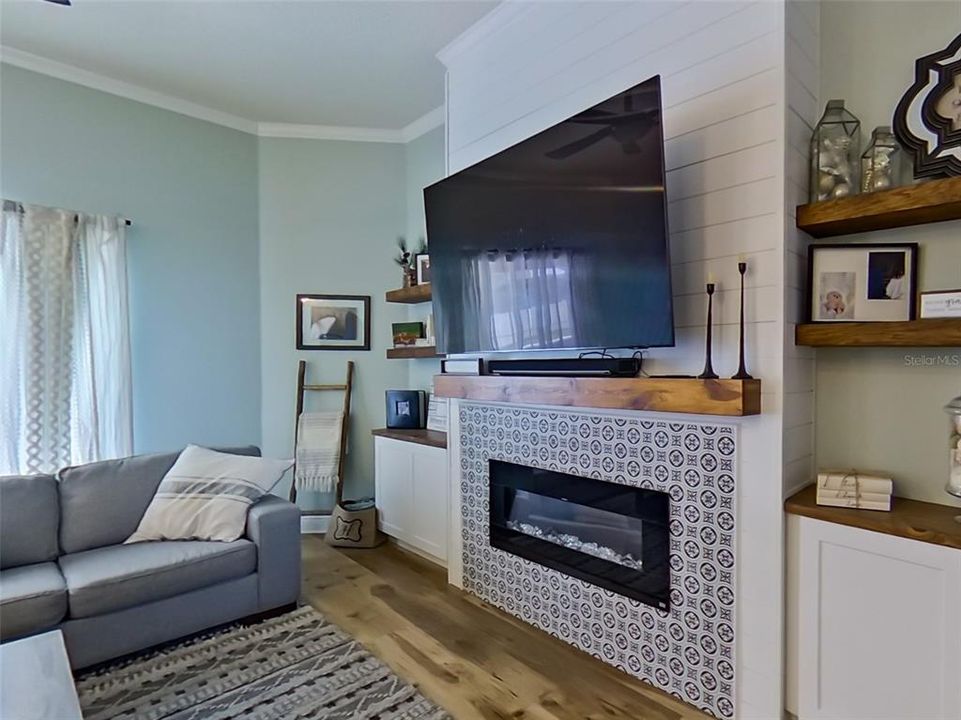Activo con contrato: $675,000 (5 camas, 3 baños, 2761 Pies cuadrados)