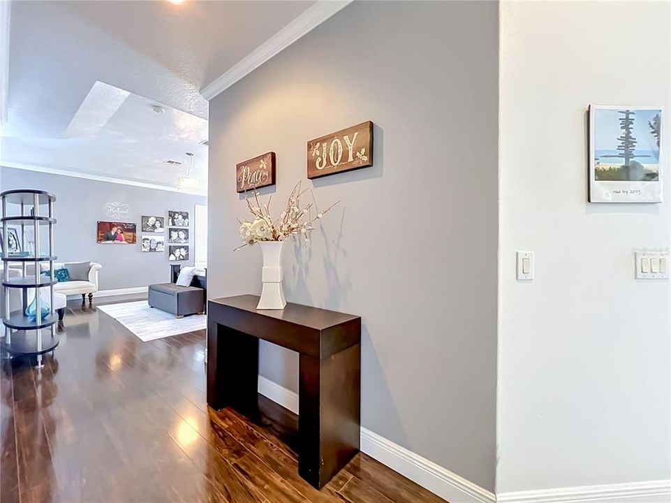 Activo con contrato: $675,000 (5 camas, 3 baños, 2761 Pies cuadrados)