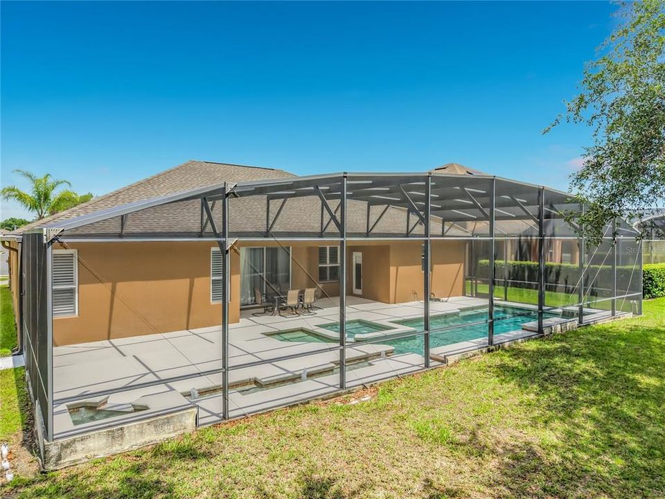 Activo con contrato: $675,000 (5 camas, 3 baños, 2761 Pies cuadrados)