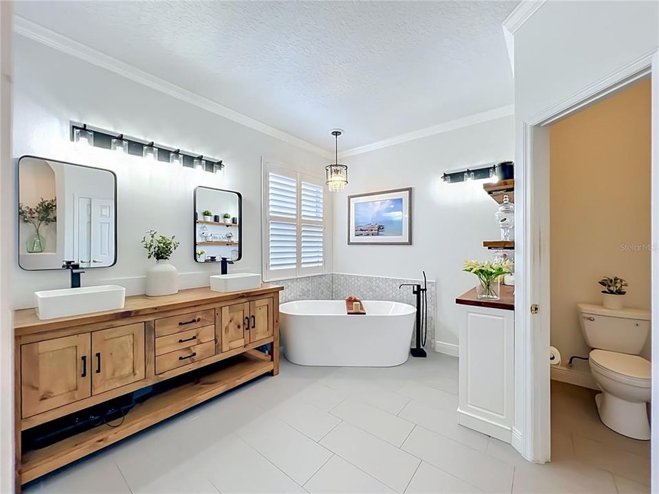 Activo con contrato: $675,000 (5 camas, 3 baños, 2761 Pies cuadrados)