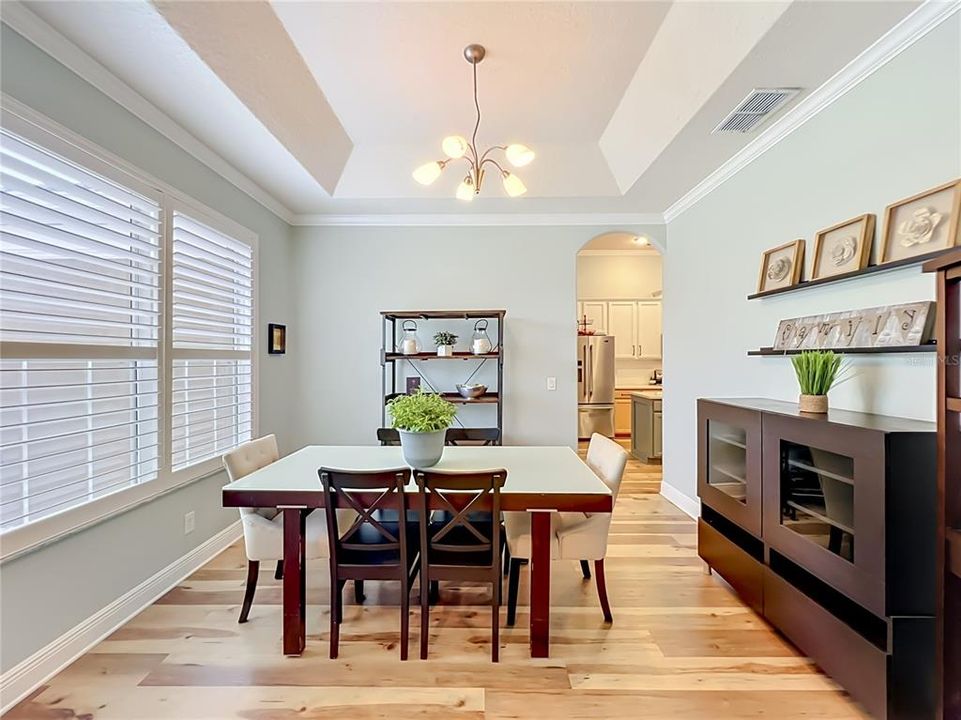 Activo con contrato: $675,000 (5 camas, 3 baños, 2761 Pies cuadrados)