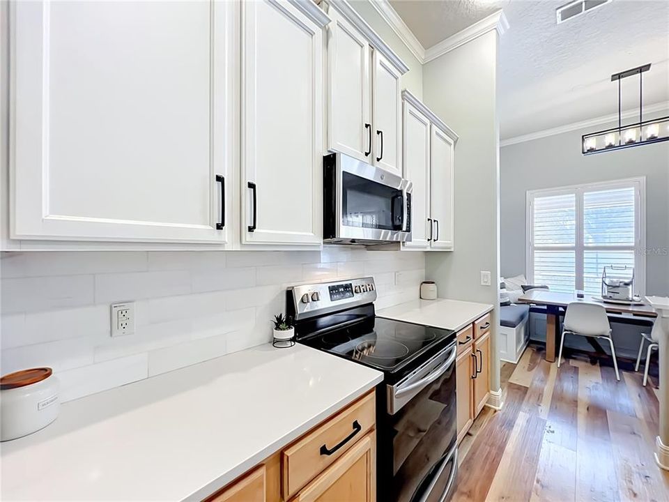 Activo con contrato: $675,000 (5 camas, 3 baños, 2761 Pies cuadrados)