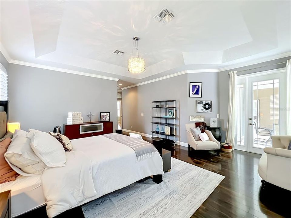 Activo con contrato: $675,000 (5 camas, 3 baños, 2761 Pies cuadrados)