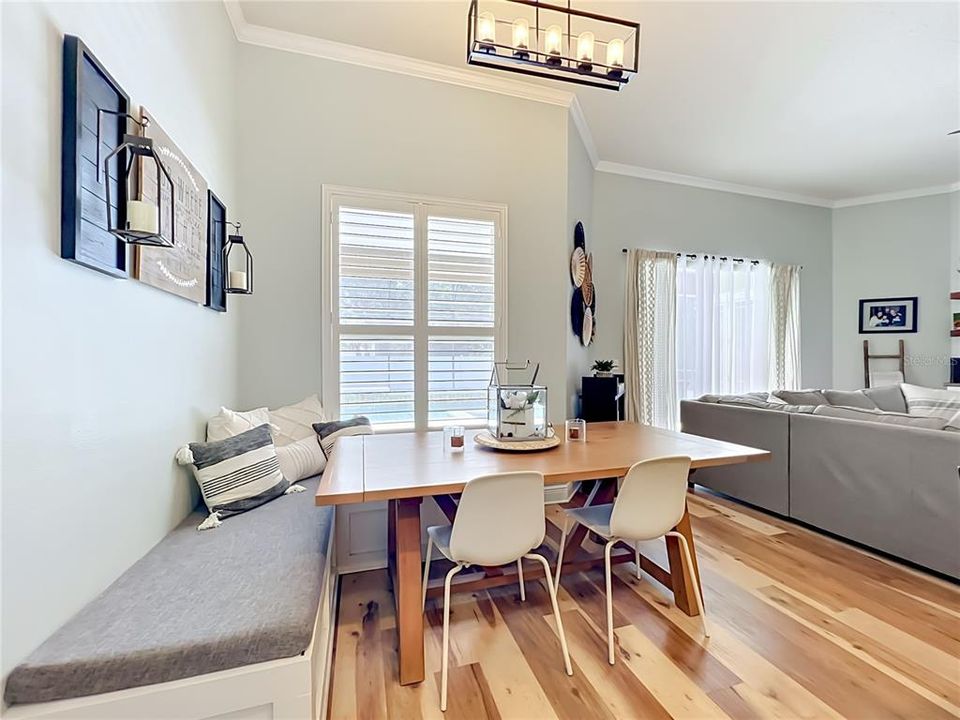 Activo con contrato: $675,000 (5 camas, 3 baños, 2761 Pies cuadrados)
