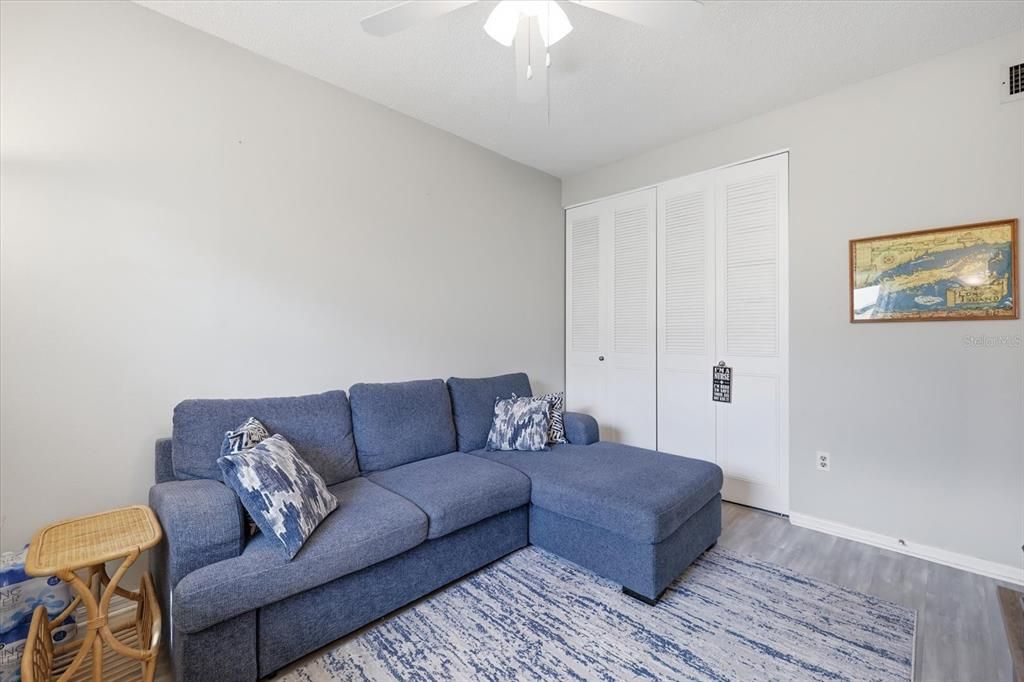 For Sale: $279,000 (2 beds, 2 baths, 1155 Square Feet)