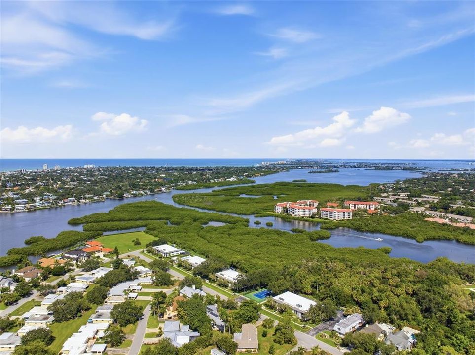 For Sale: $279,000 (2 beds, 2 baths, 1155 Square Feet)