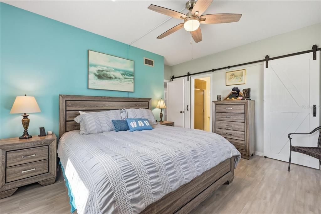 For Sale: $279,000 (2 beds, 2 baths, 1155 Square Feet)