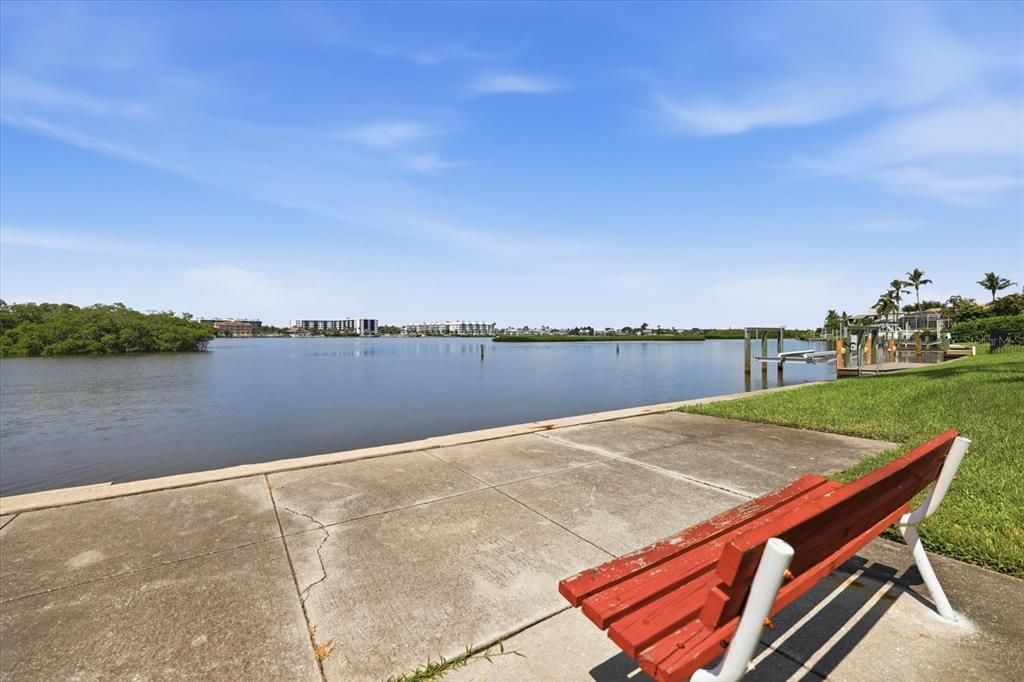 For Sale: $279,000 (2 beds, 2 baths, 1155 Square Feet)