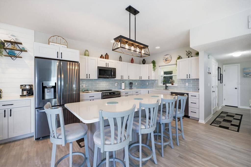 For Sale: $279,000 (2 beds, 2 baths, 1155 Square Feet)