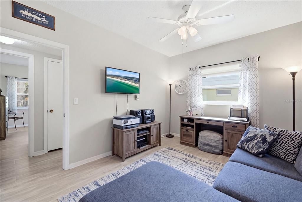 For Sale: $279,000 (2 beds, 2 baths, 1155 Square Feet)