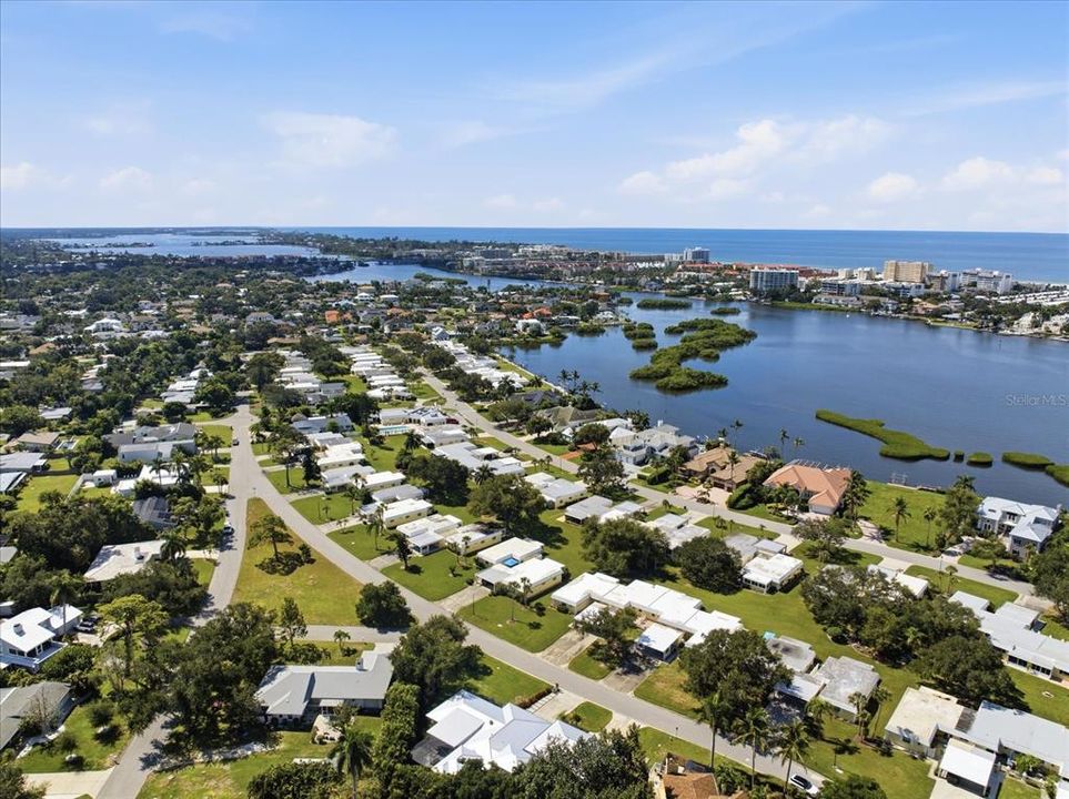 For Sale: $279,000 (2 beds, 2 baths, 1155 Square Feet)