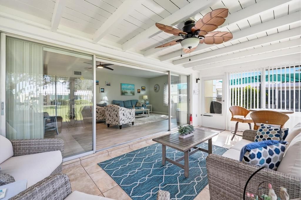 For Sale: $279,000 (2 beds, 2 baths, 1155 Square Feet)