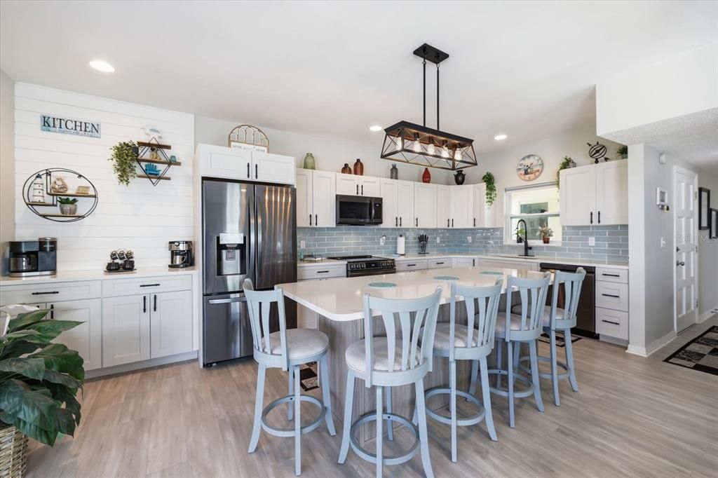 For Sale: $279,000 (2 beds, 2 baths, 1155 Square Feet)