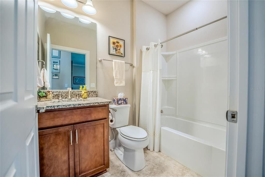 For Sale: $295,592 (2 beds, 2 baths, 1433 Square Feet)