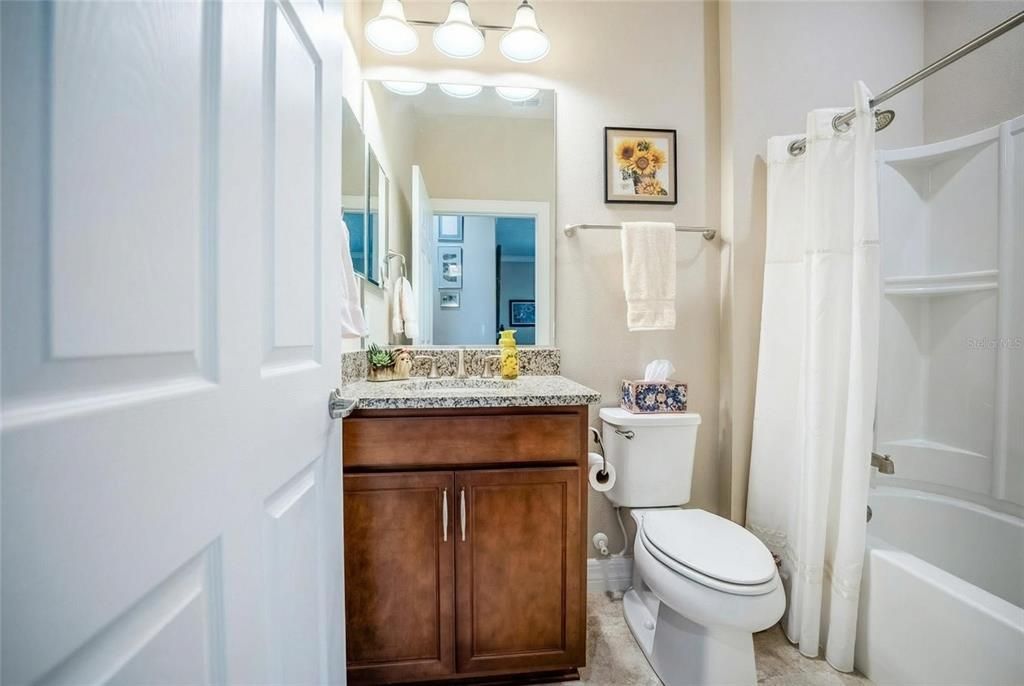 For Sale: $295,592 (2 beds, 2 baths, 1433 Square Feet)