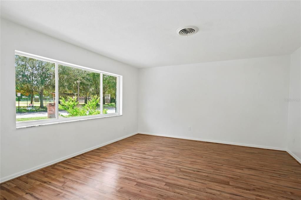 В аренду: $3,950 (4 спален, 2 ванн, 1992 Квадратных фут)
