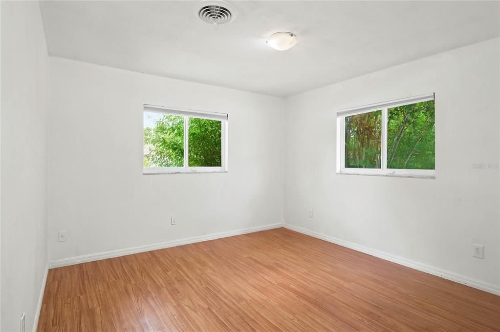 В аренду: $3,950 (4 спален, 2 ванн, 1992 Квадратных фут)