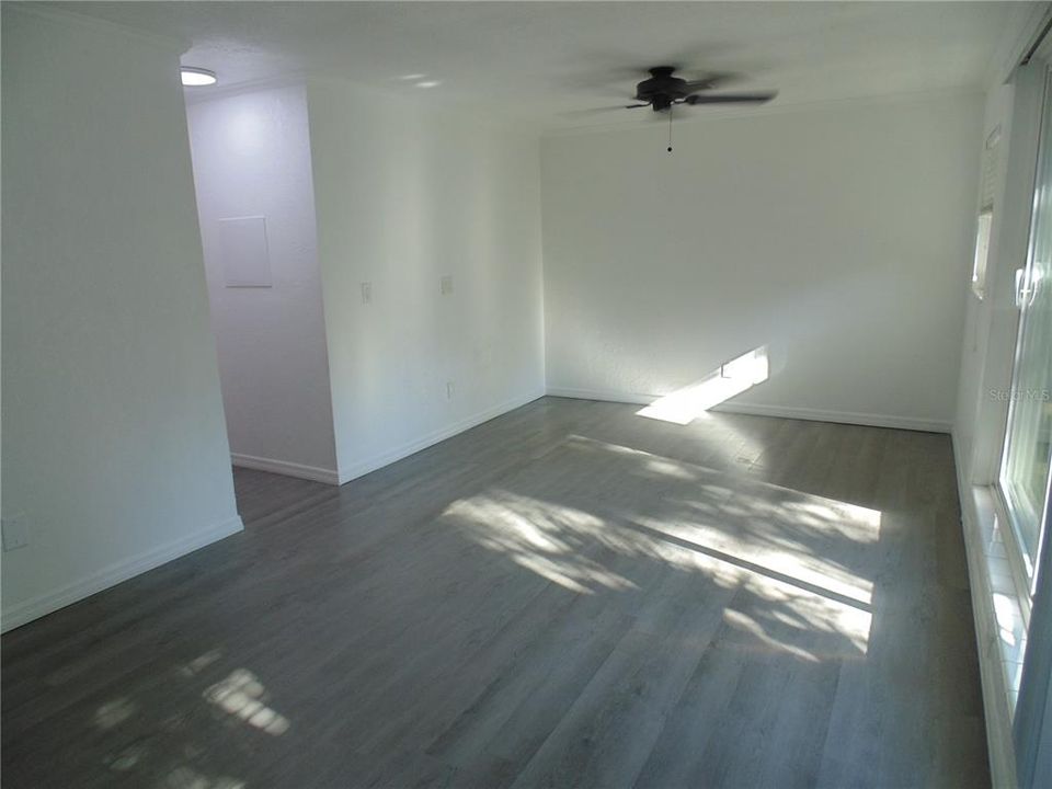 For Sale: $299,000 (2 beds, 2 baths, 1324 Square Feet)