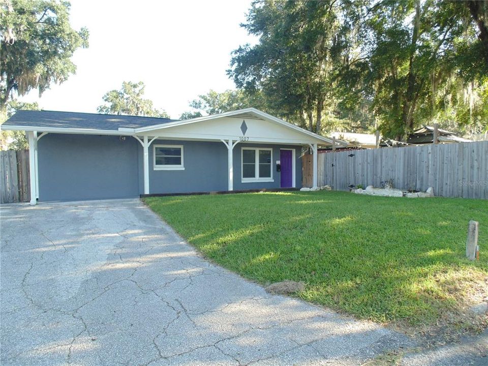 For Sale: $299,000 (2 beds, 2 baths, 1324 Square Feet)