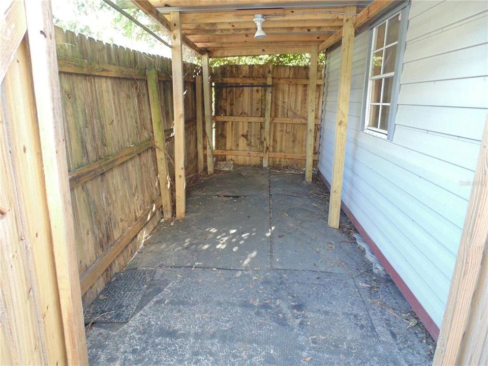 For Sale: $299,000 (2 beds, 2 baths, 1324 Square Feet)