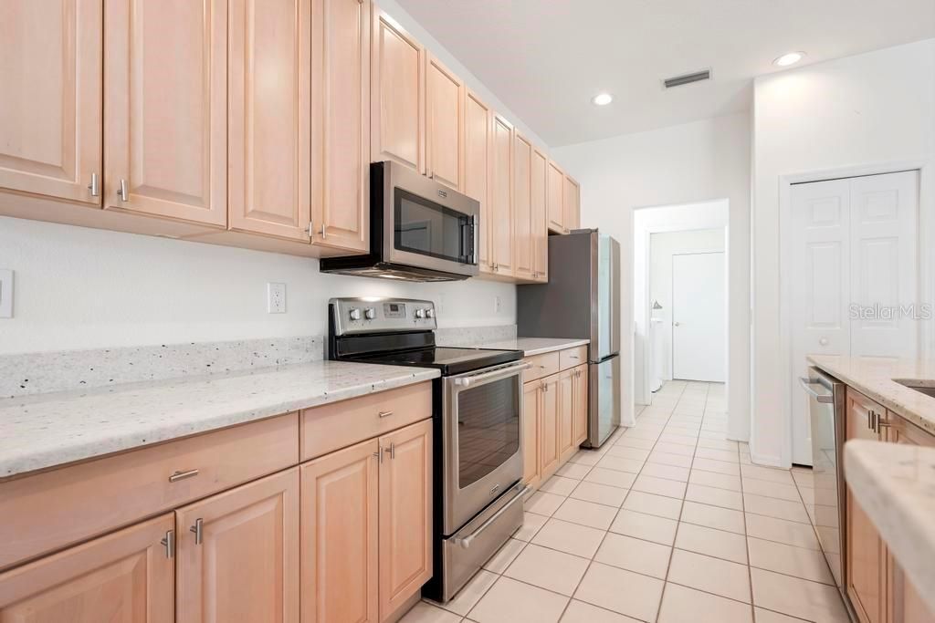 En Venta: $445,000 (3 camas, 2 baños, 1828 Pies cuadrados)